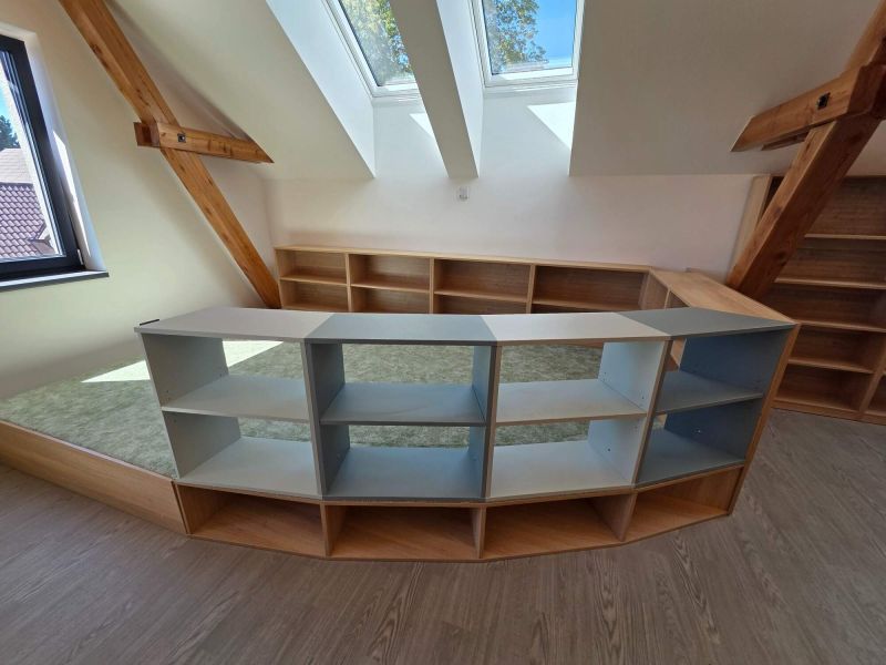 Městská knihovna Skuhrov detail 2